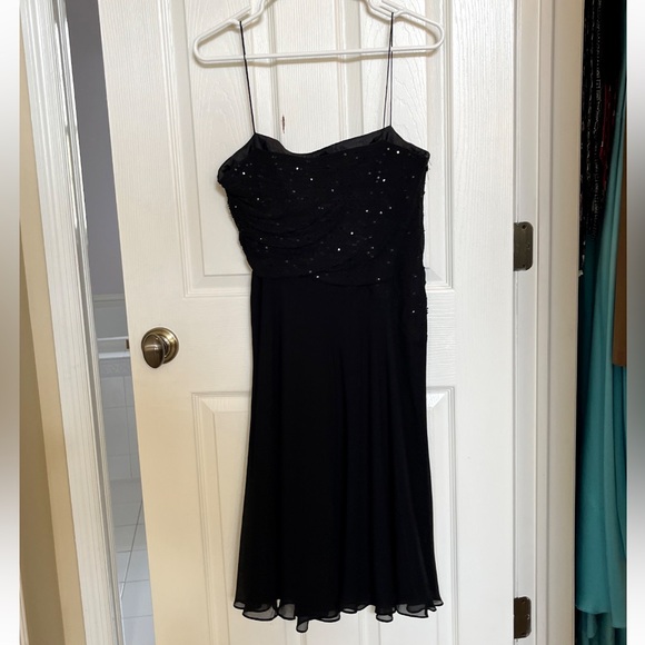 Anne Klein Dresses & Skirts - 100% Silk Anne Klein Dress - 10